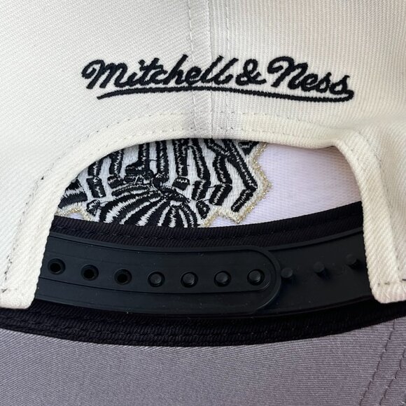 MITCHELL & NESS NBA NEW YORK KNICKS PRO PINCH SNAPBACK HAT Structured NEW (RARE) - Picture 4 of 4
